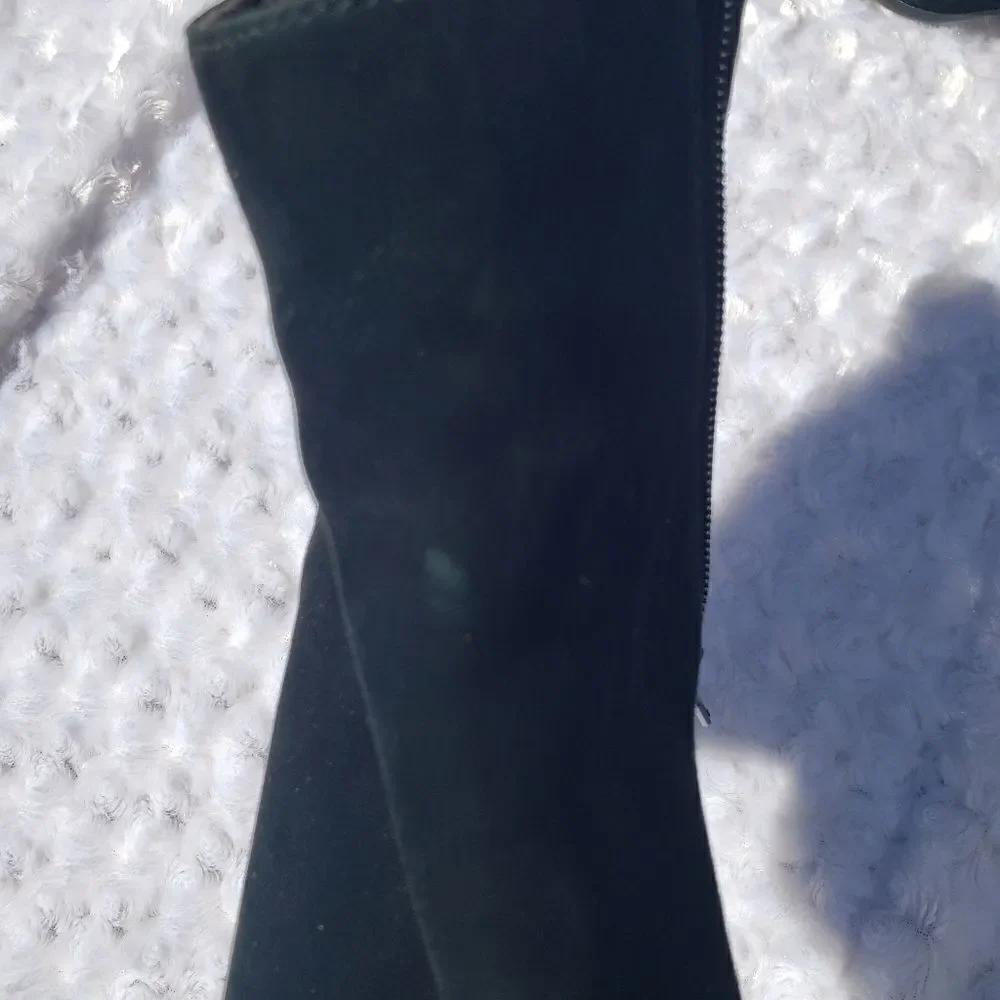 Aldo size 8.5 black booties